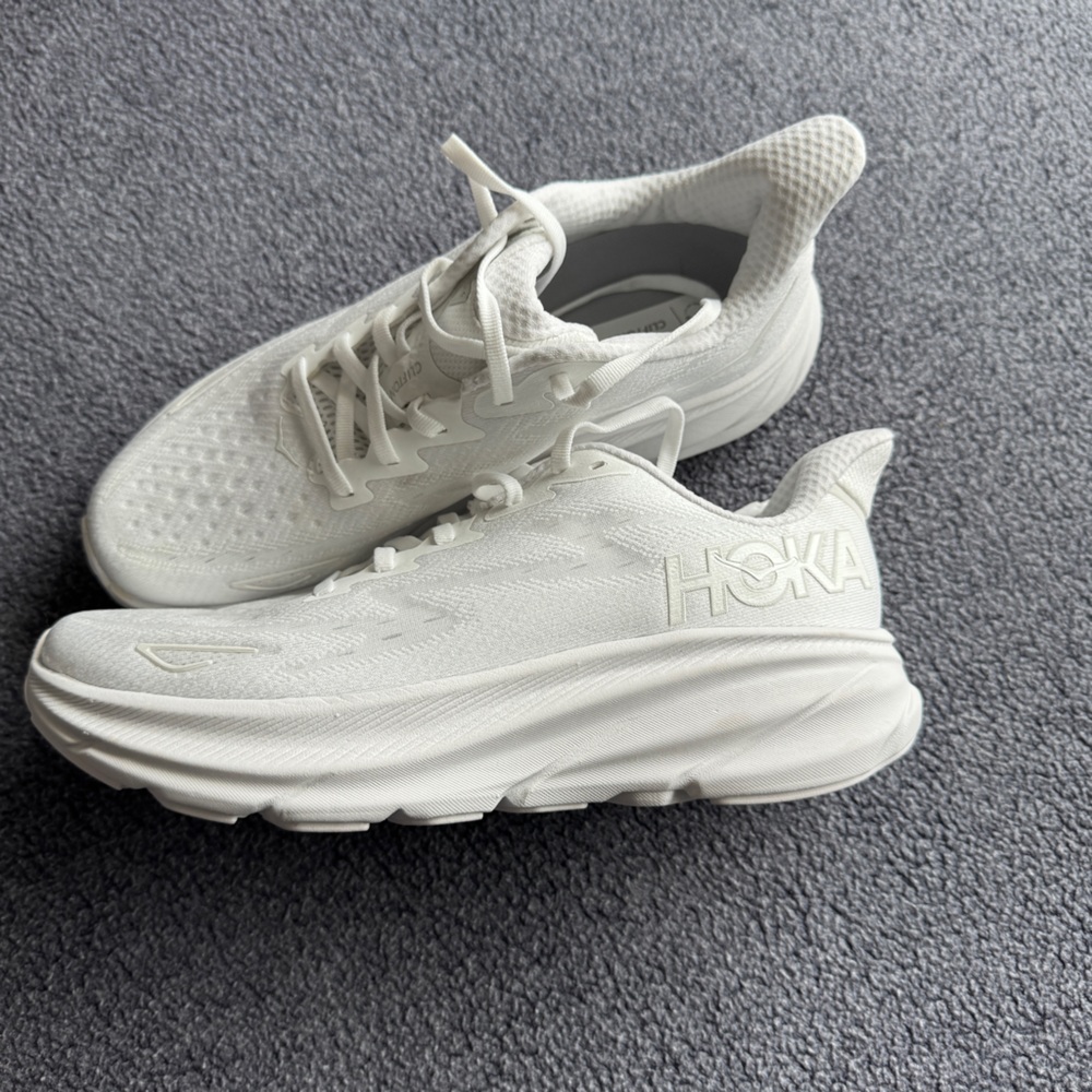 Hoka Clifton 9 all white walking running shoes size 9